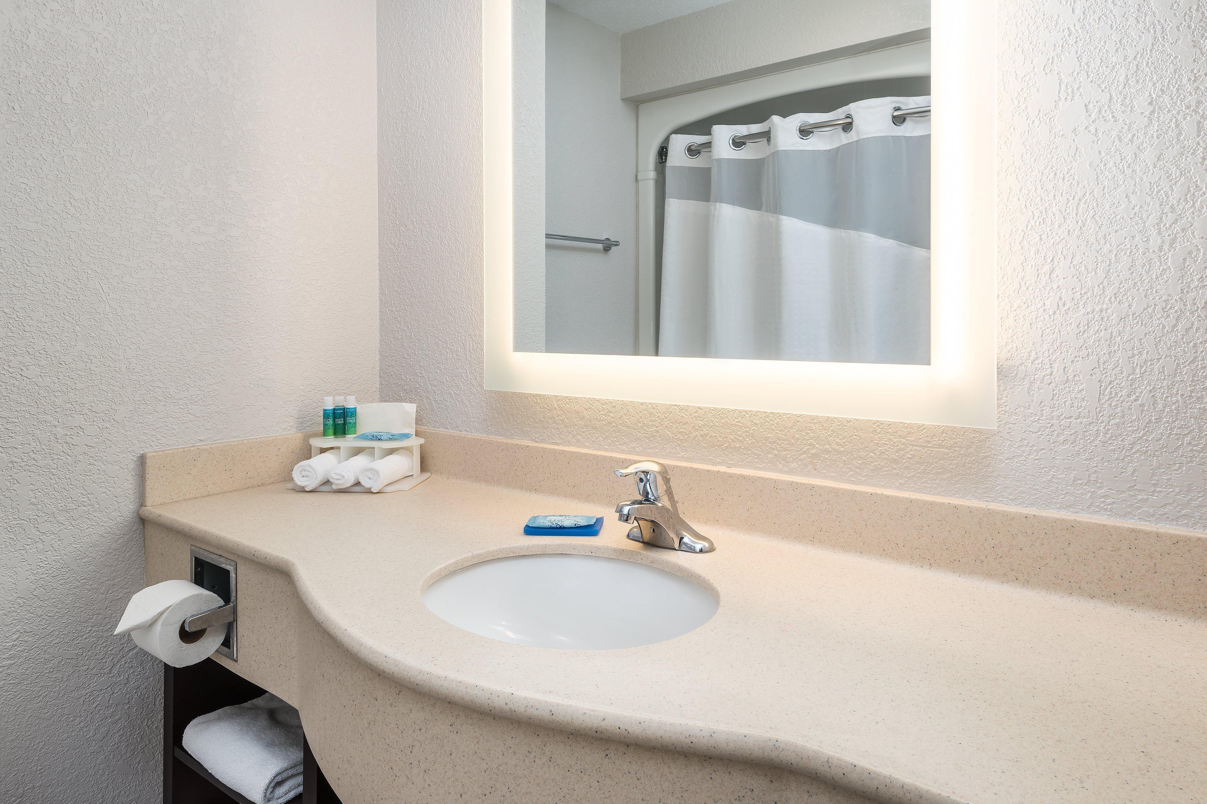 Holiday Inn Express Hotel & Suites 1000 Islands - Gananoque By Ihg Eksteriør bilde