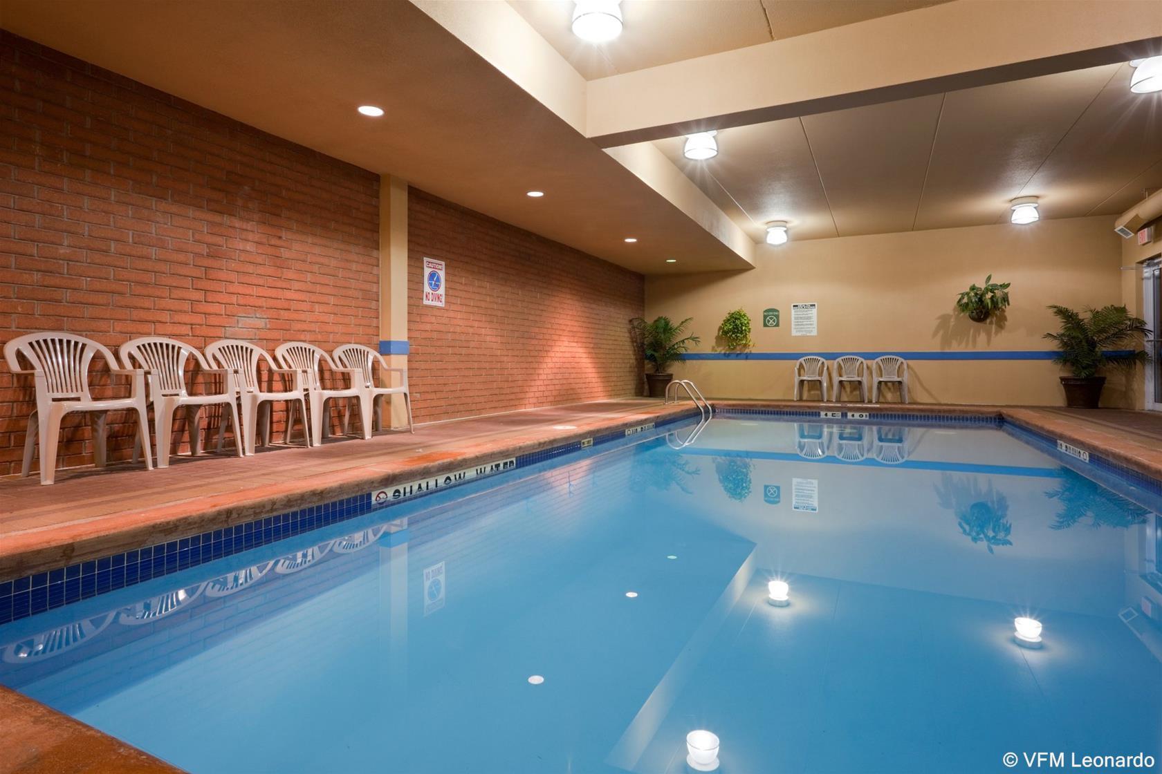 Holiday Inn Express Hotel & Suites 1000 Islands - Gananoque By Ihg Eksteriør bilde