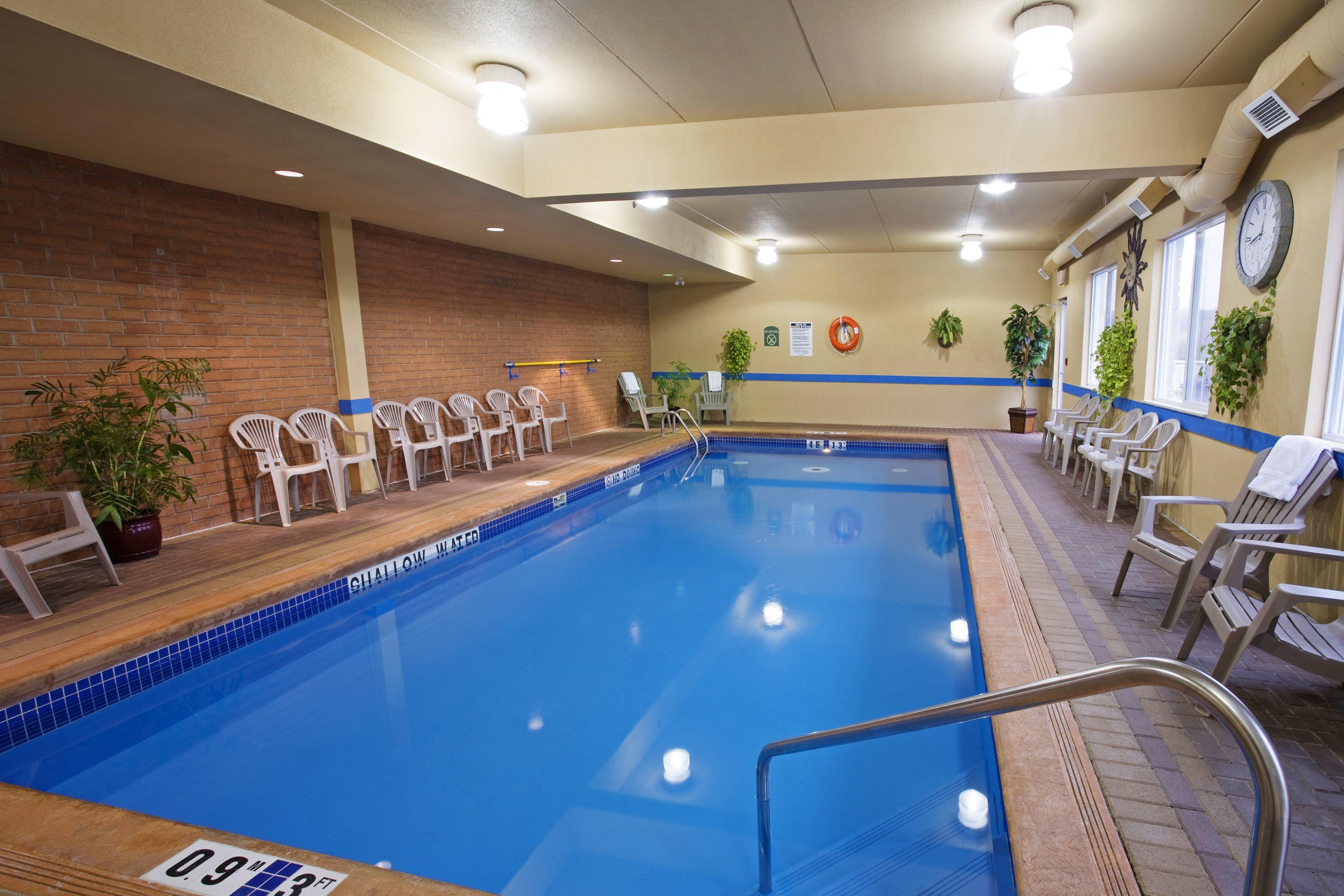Holiday Inn Express Hotel & Suites 1000 Islands - Gananoque By Ihg Eksteriør bilde