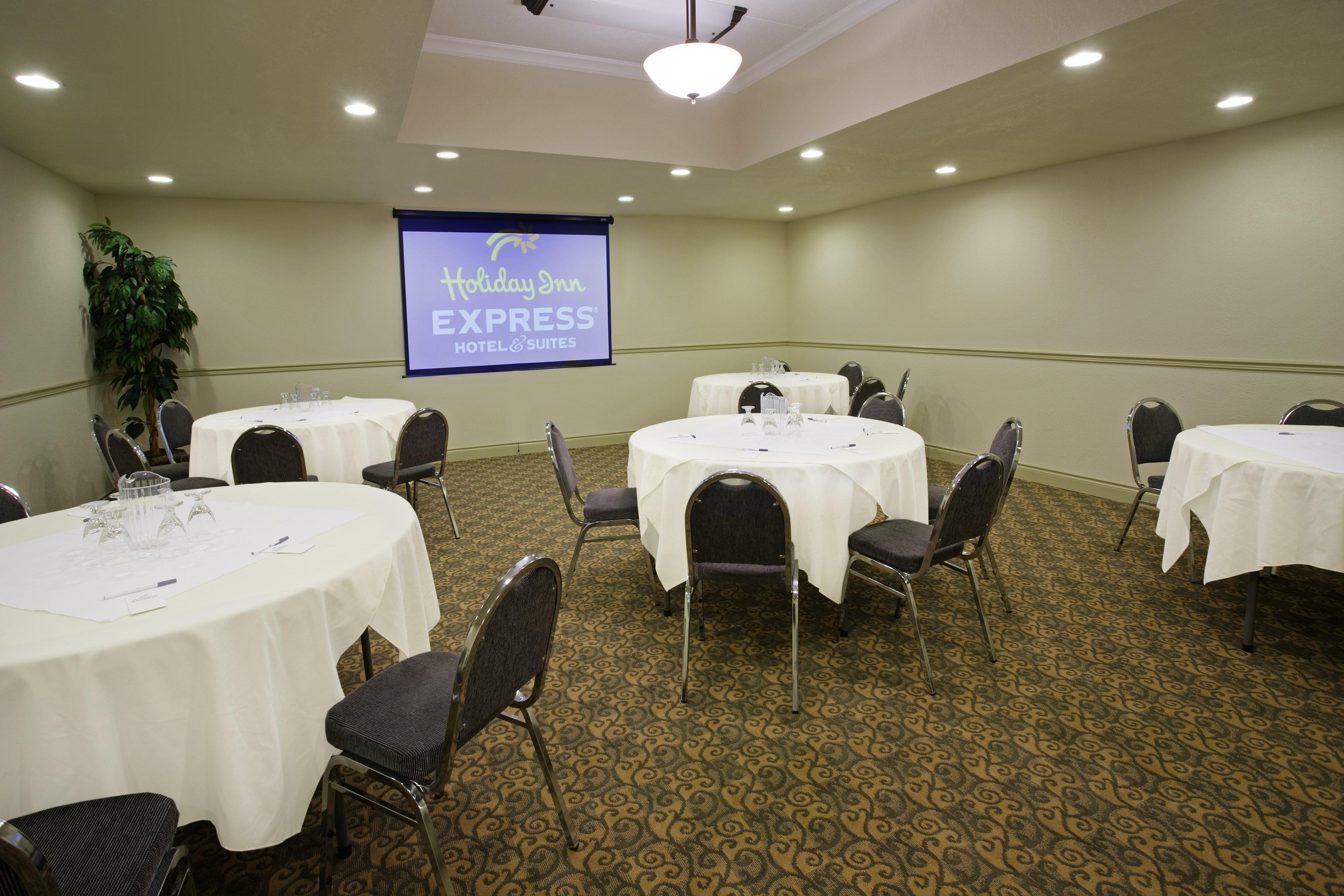 Holiday Inn Express Hotel & Suites 1000 Islands - Gananoque By Ihg Eksteriør bilde