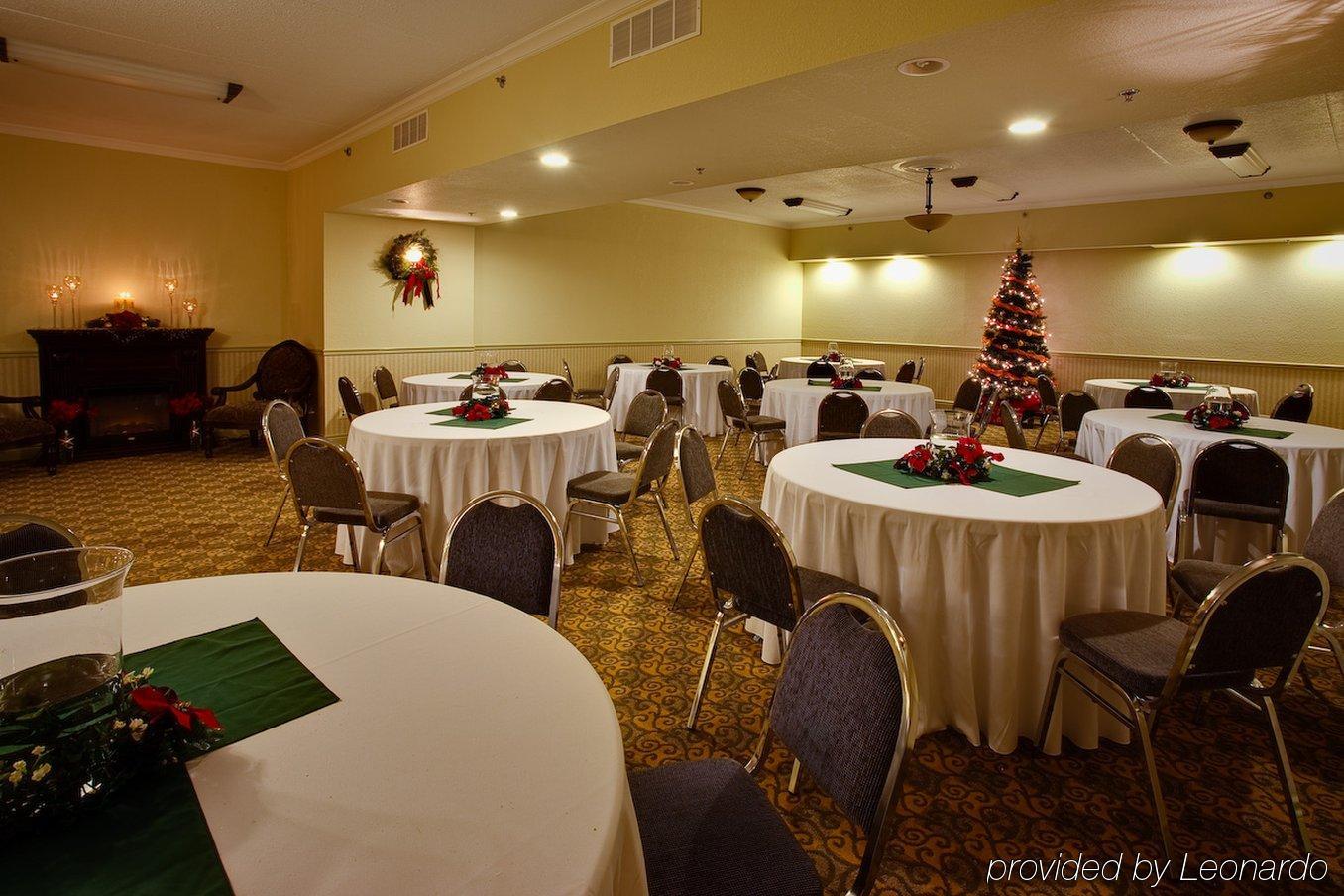 Holiday Inn Express Hotel & Suites 1000 Islands - Gananoque By Ihg Restaurant bilde